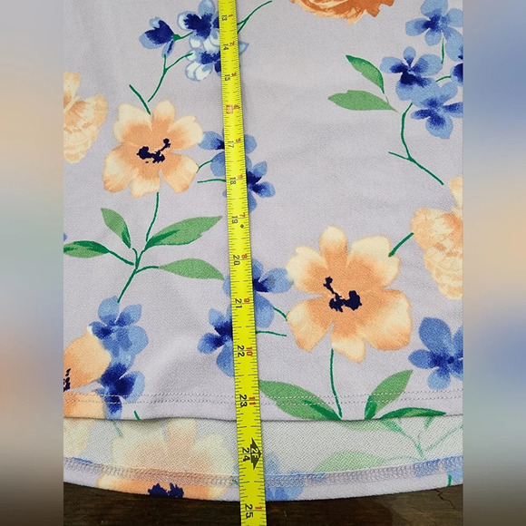 NWT #020 Elle flutter sleeve blouse in size Large - Picture 3 of 12